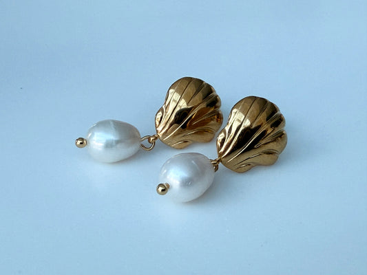 Under the sea pearl droplets
