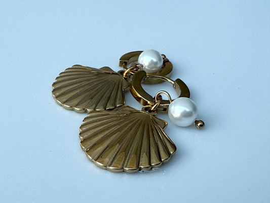 Seashell & Pearl Huggies