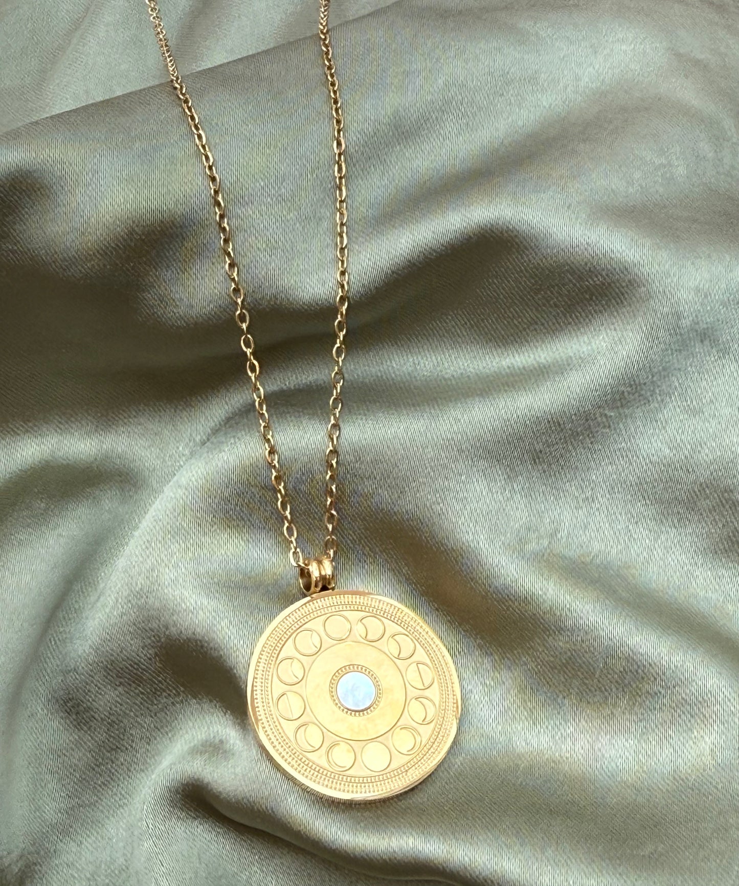 Luna Aurea